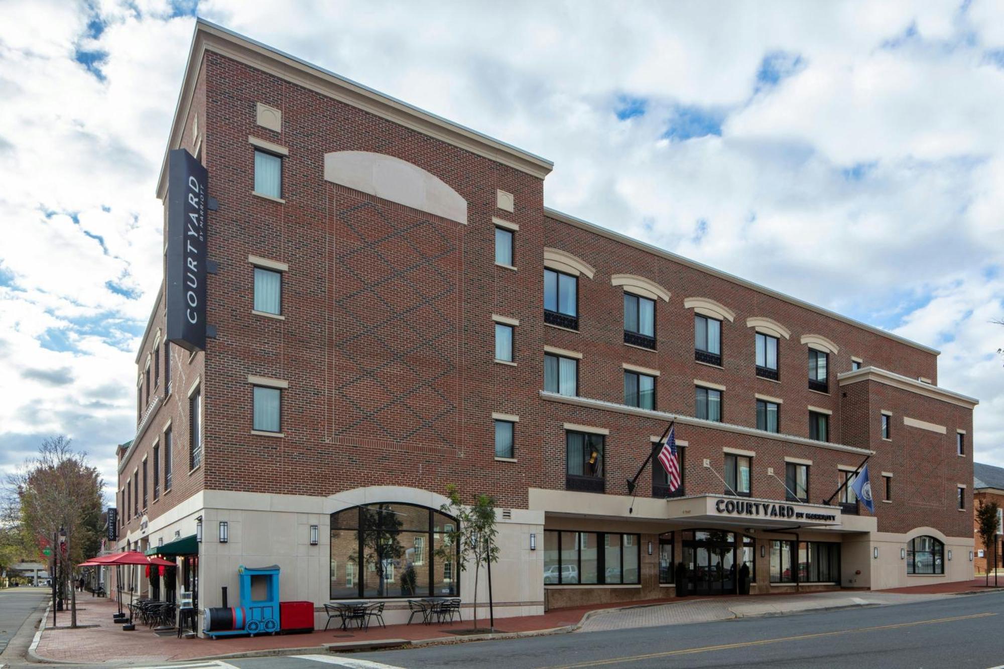 Courtyard Fredericksburg Historic District Hotel Exterior foto